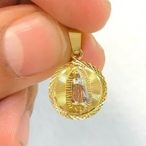 PrimeJewelry269 | Jewelry | Cadena Y Dije De La Virgen De Guadalupe En ...